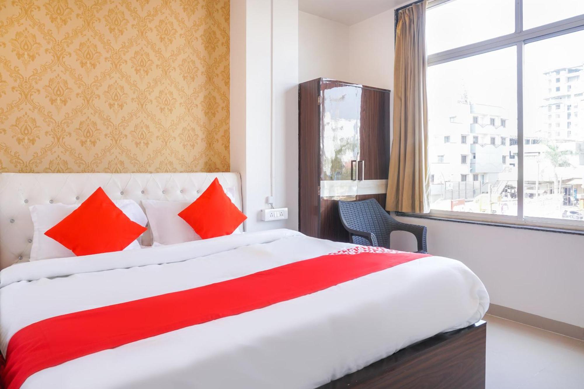 Hotel O Nitya Executive Phursungi Exteriör bild