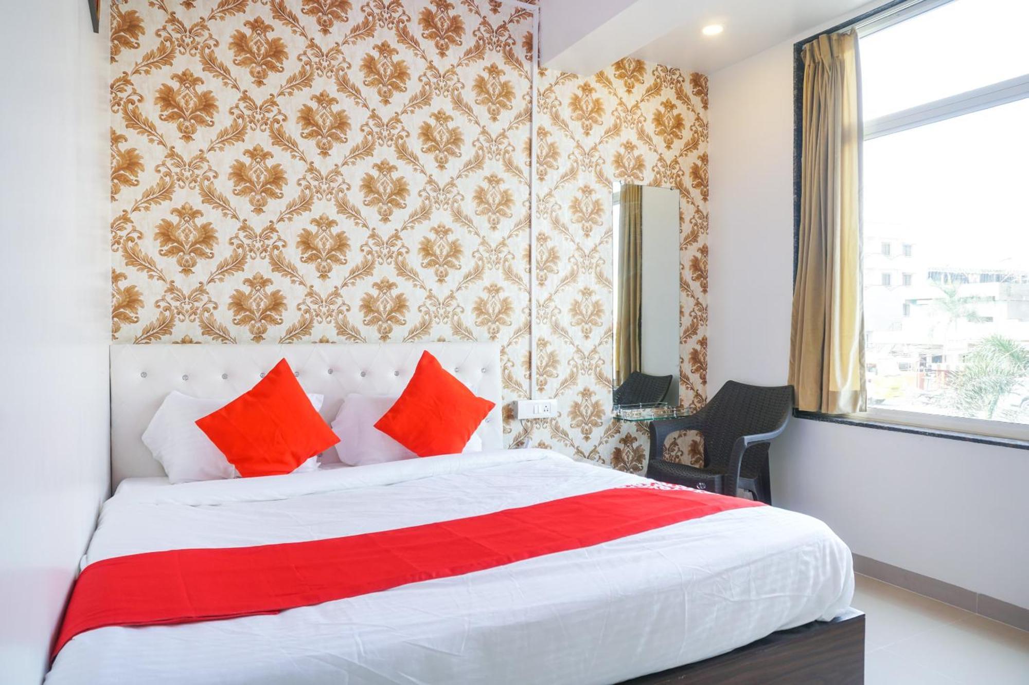 Hotel O Nitya Executive Phursungi Exteriör bild