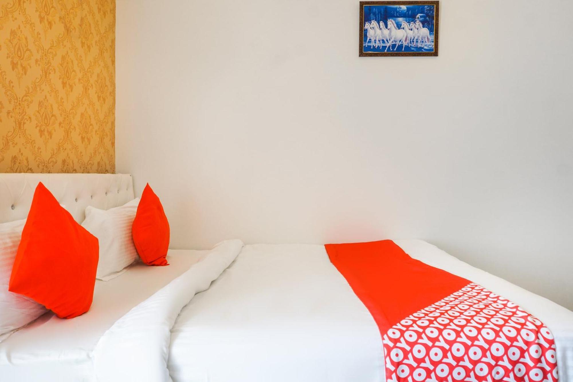 Hotel O Nitya Executive Phursungi Exteriör bild