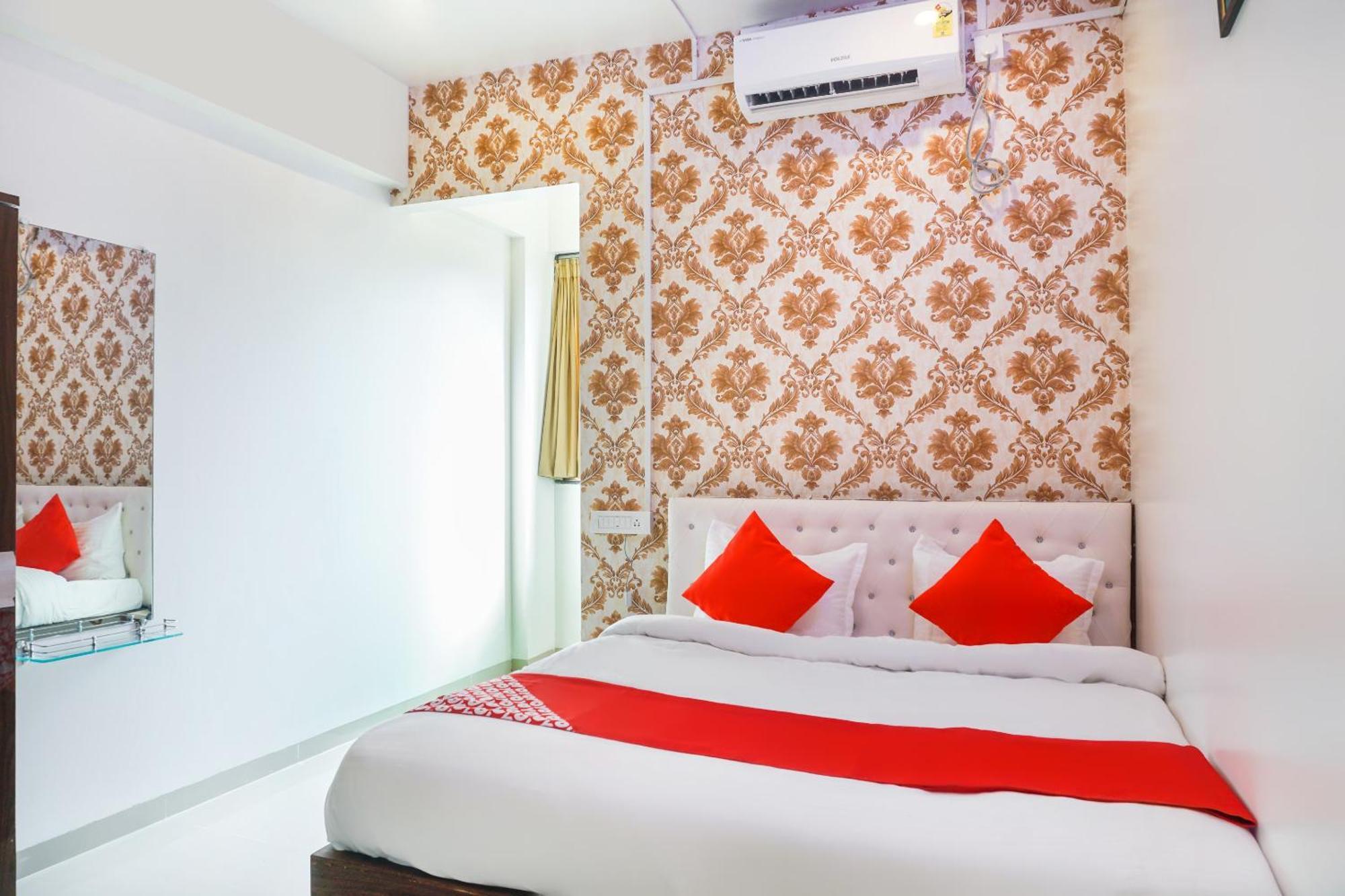 Hotel O Nitya Executive Phursungi Exteriör bild