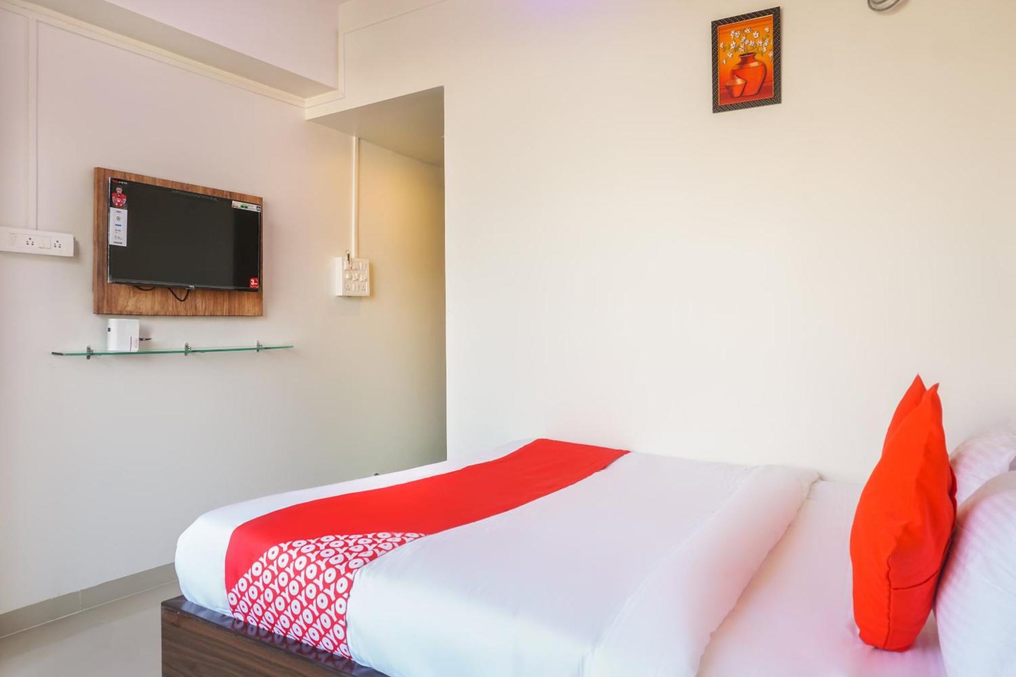 Hotel O Nitya Executive Phursungi Exteriör bild